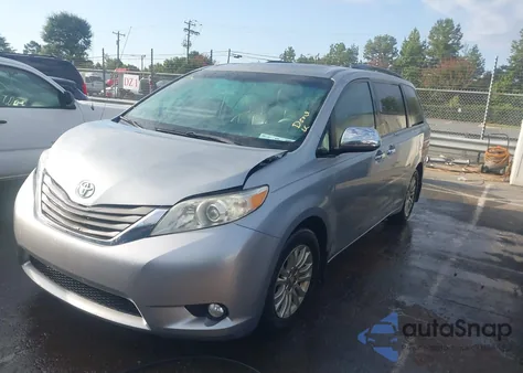 2011 Toyota Sienna Xle V6 z USA, uszkodzony, nr VIN 5TDYK3DC3BS119342